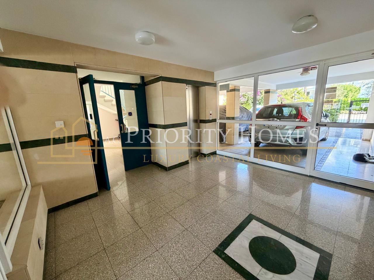 Stunning Two-Bedroom Sea‑View Penthouse in Paphos – Tomb of the Kings