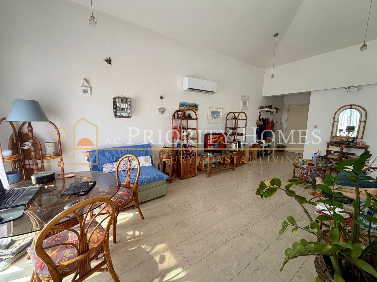 Stunning Two-Bedroom Sea‑View Penthouse in Paphos – Tomb of the Kings