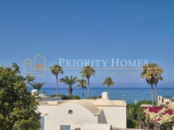 Superb Four‑Bedroom Villa in Chloraka