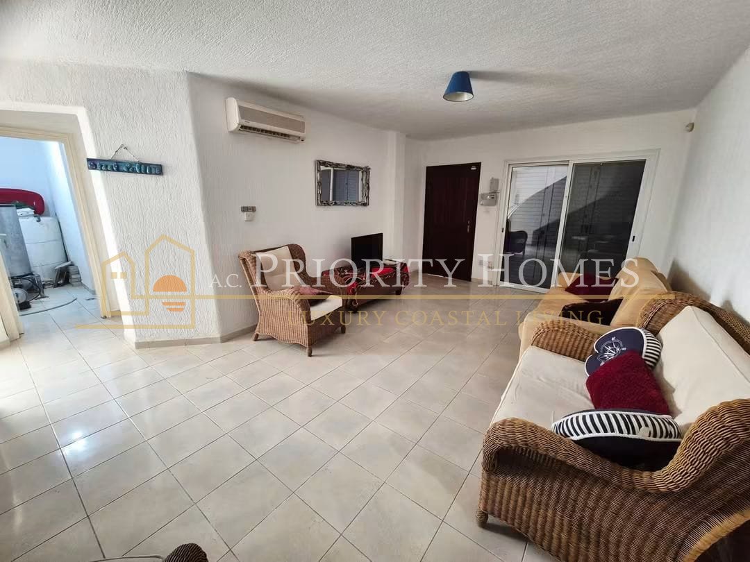 Superb Four‑Bedroom Villa in Chloraka