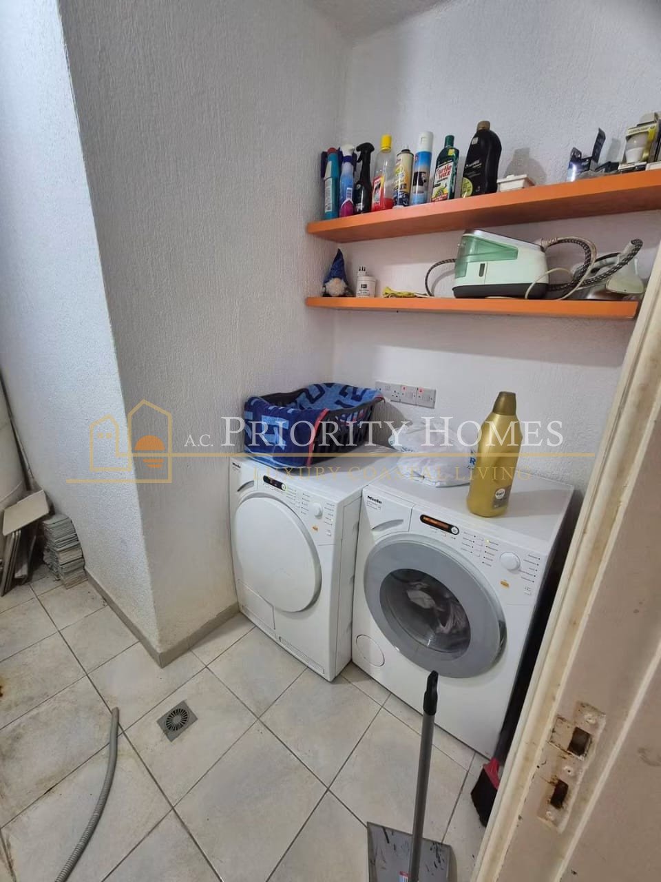 Superb Four‑Bedroom Villa in Chloraka