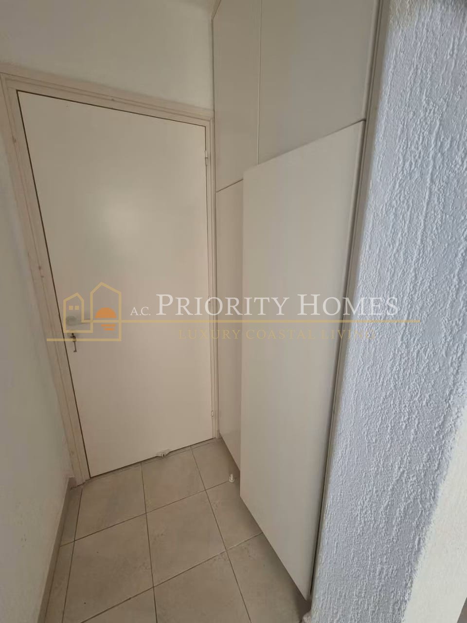 Superb Four‑Bedroom Villa in Chloraka
