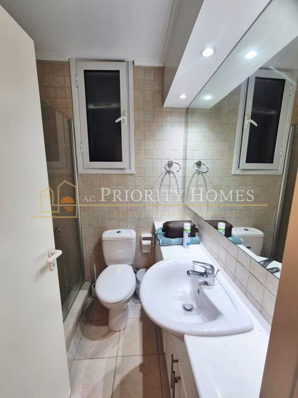 Superb Four‑Bedroom Villa in Chloraka