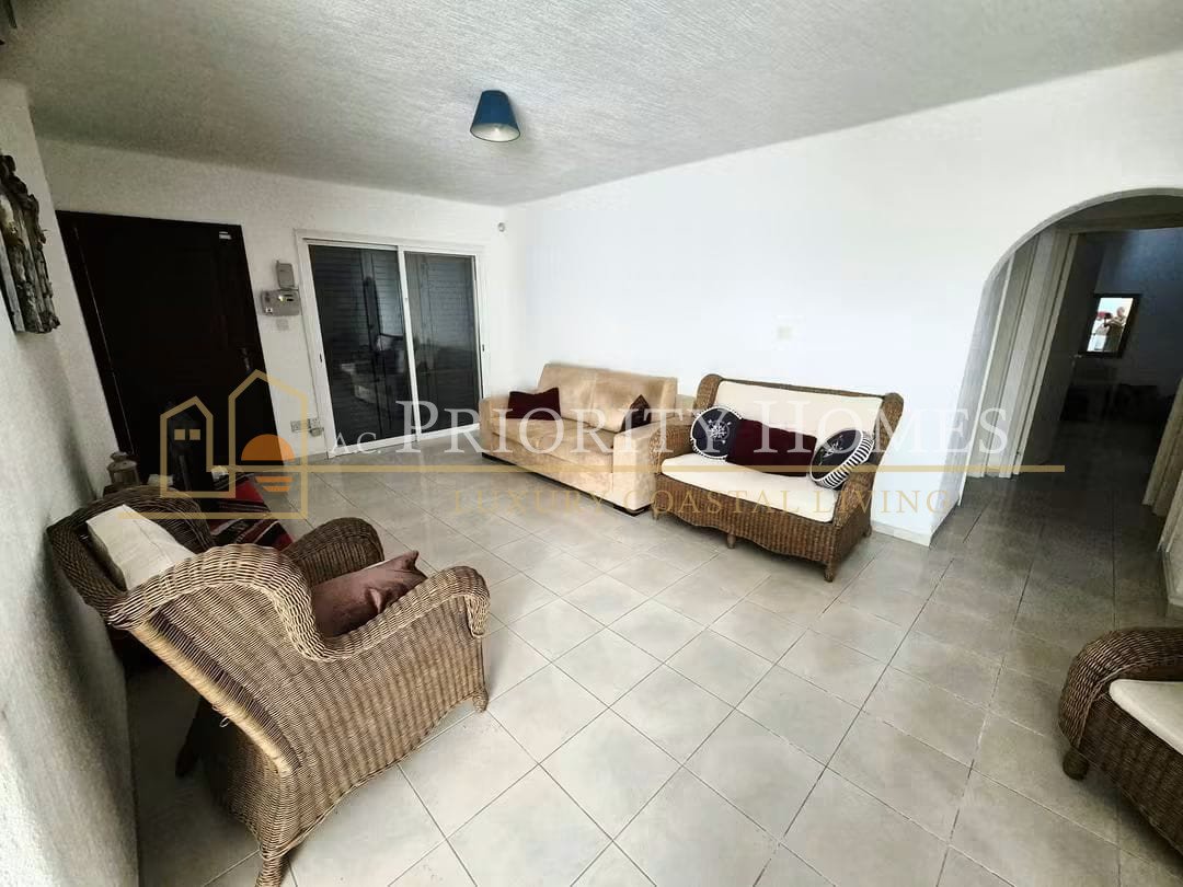 Superb Four‑Bedroom Villa in Chloraka