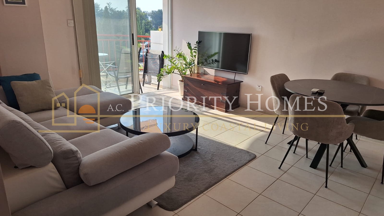 Two-Bedroom Apartment in Paphos – Universal