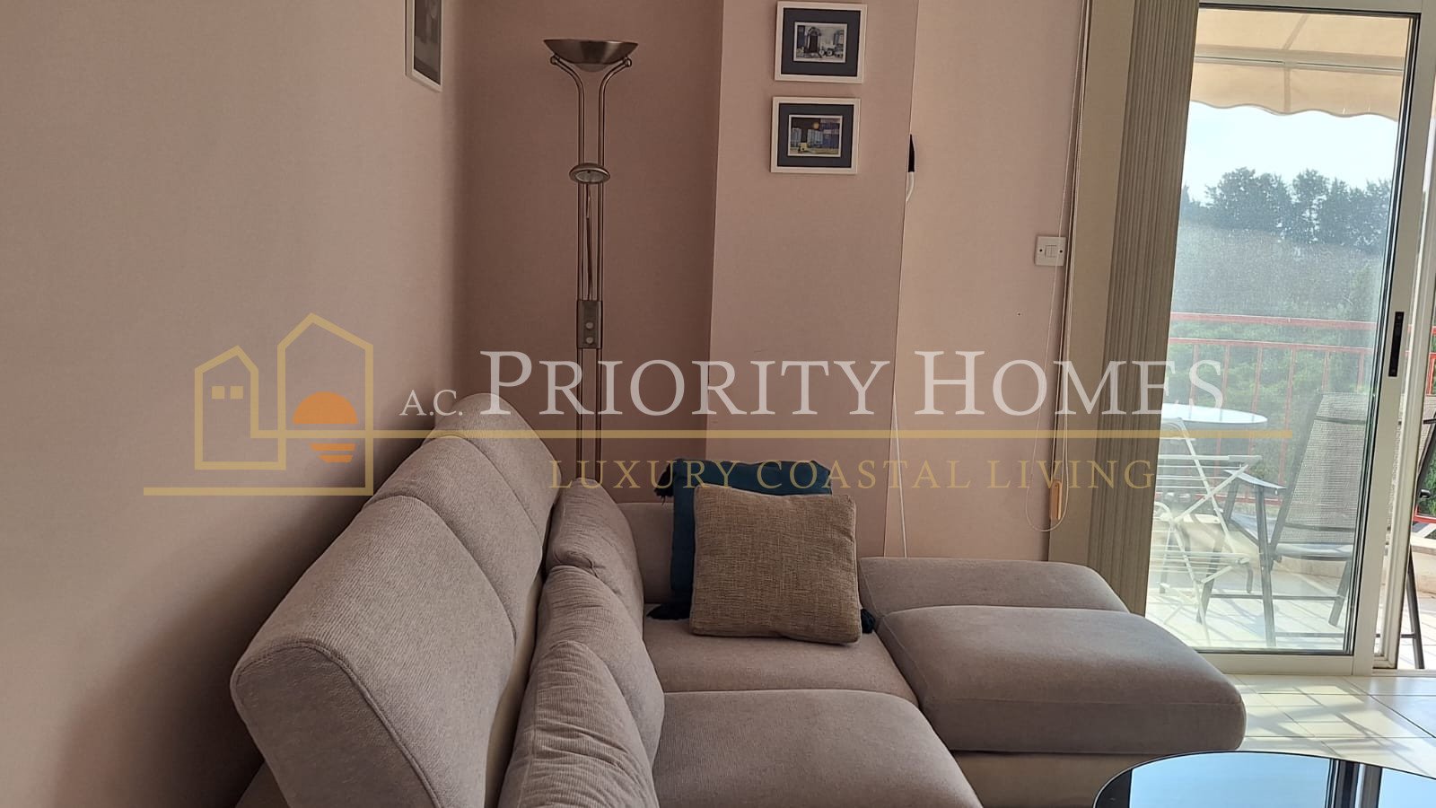 Two-Bedroom Apartment in Paphos – Universal