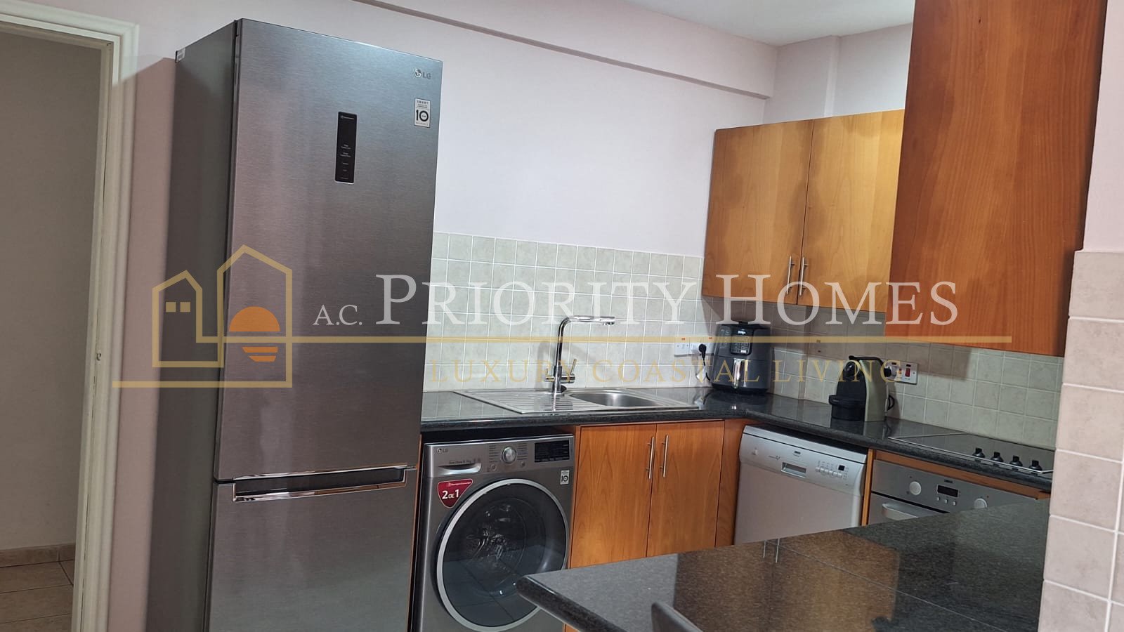 Two-Bedroom Apartment in Paphos – Universal