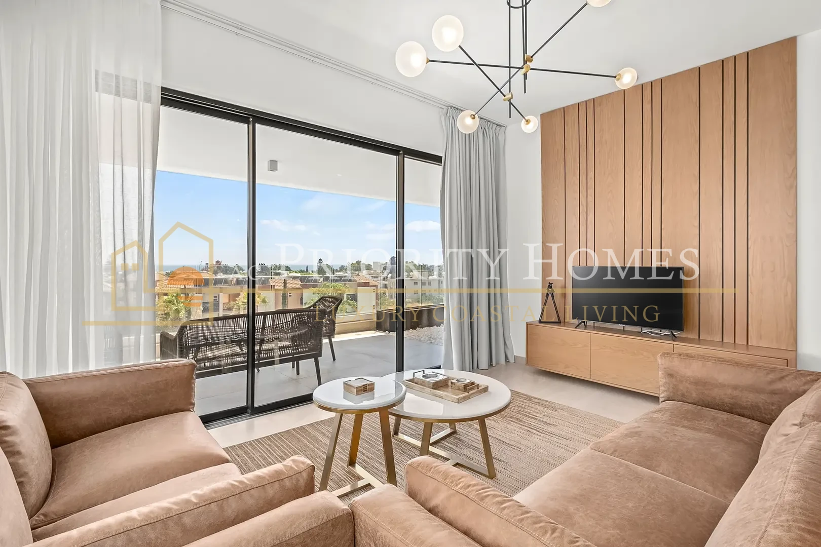 Three-Bedroom Modern Apartment in Kato Paphos