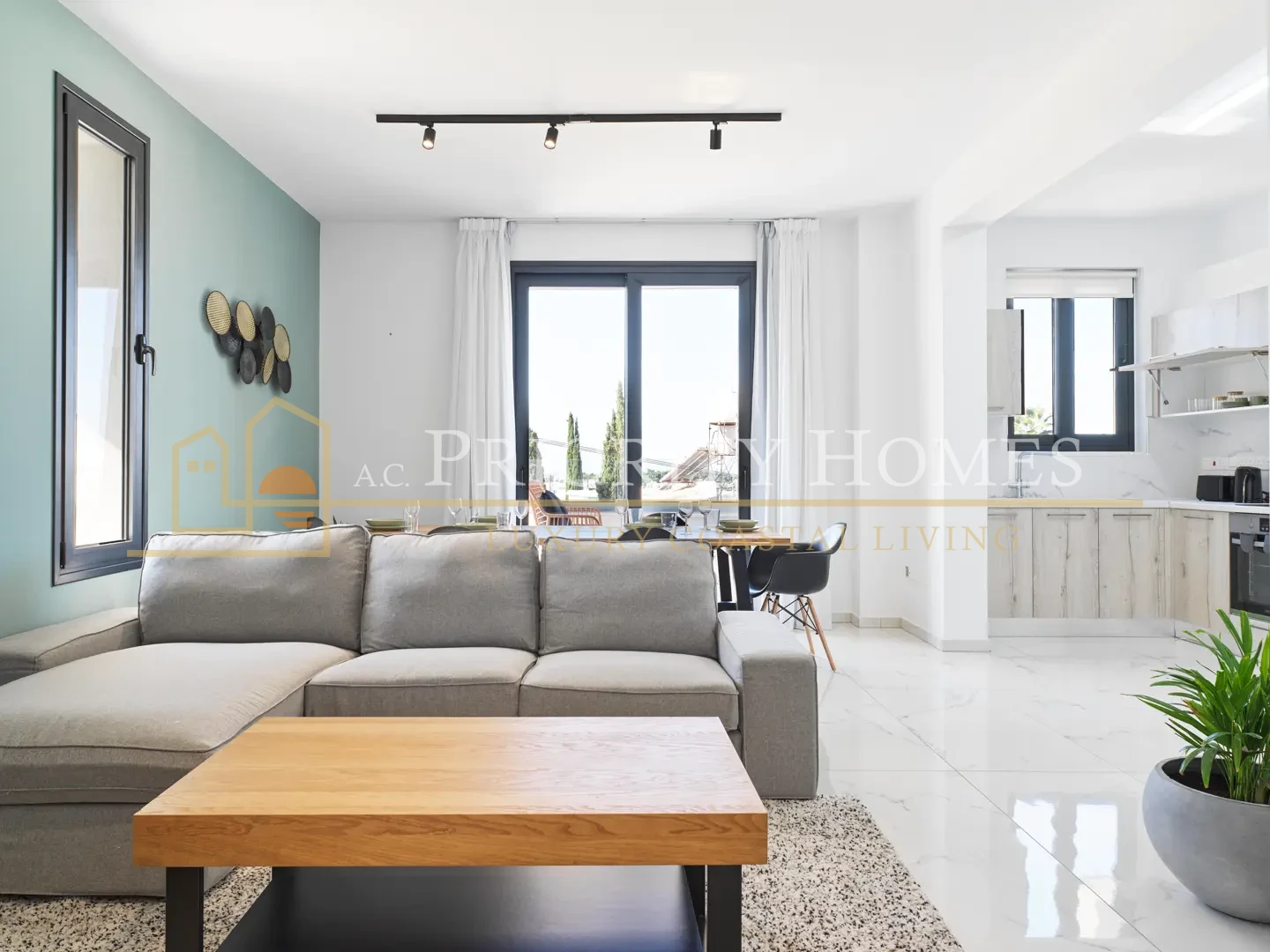 Modern Fully Furnished Two-Bedroom Apartment in Universal