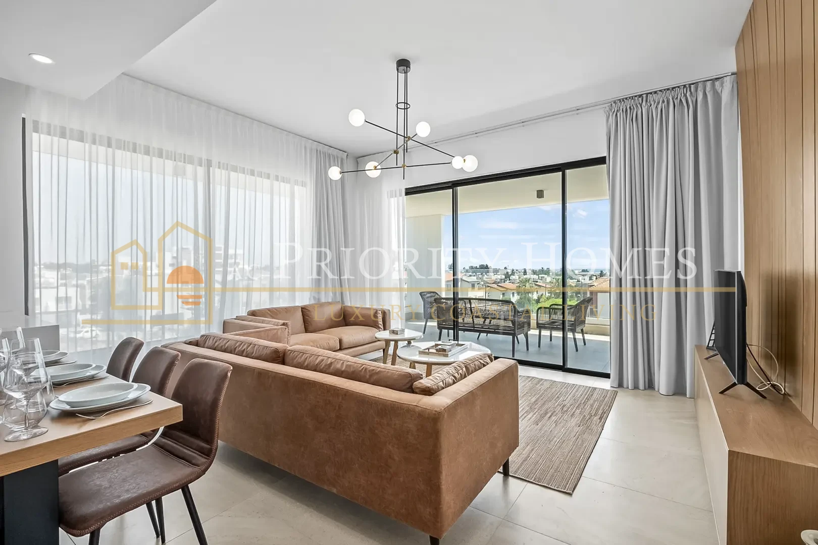 Three-Bedroom Modern Apartment in Kato Paphos