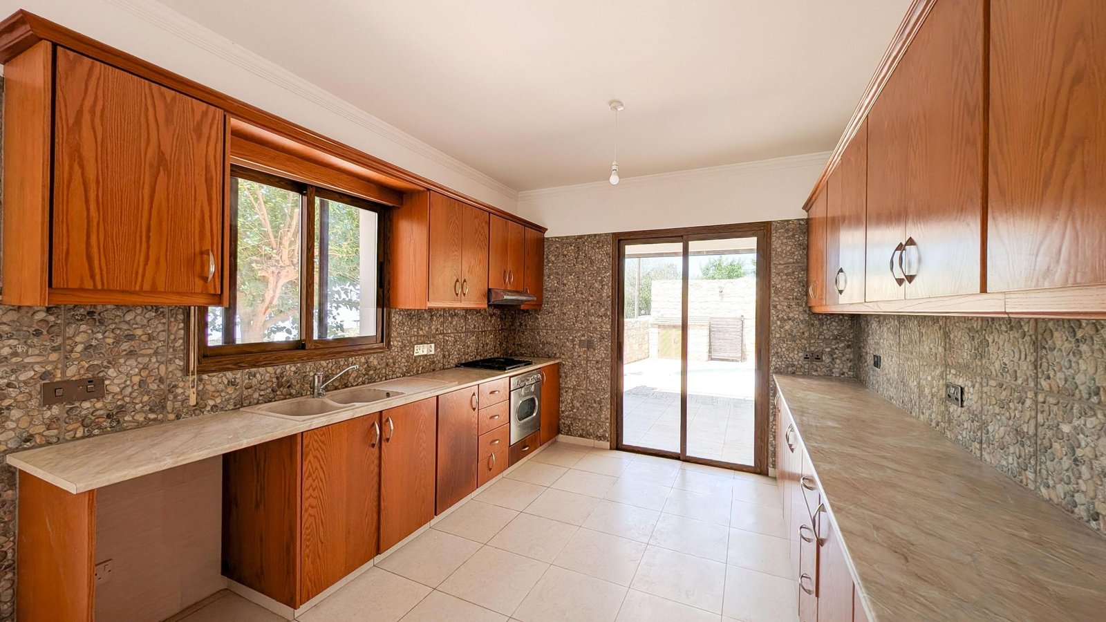 Four‑Bedroom Detached Villa for Sale in Ineia