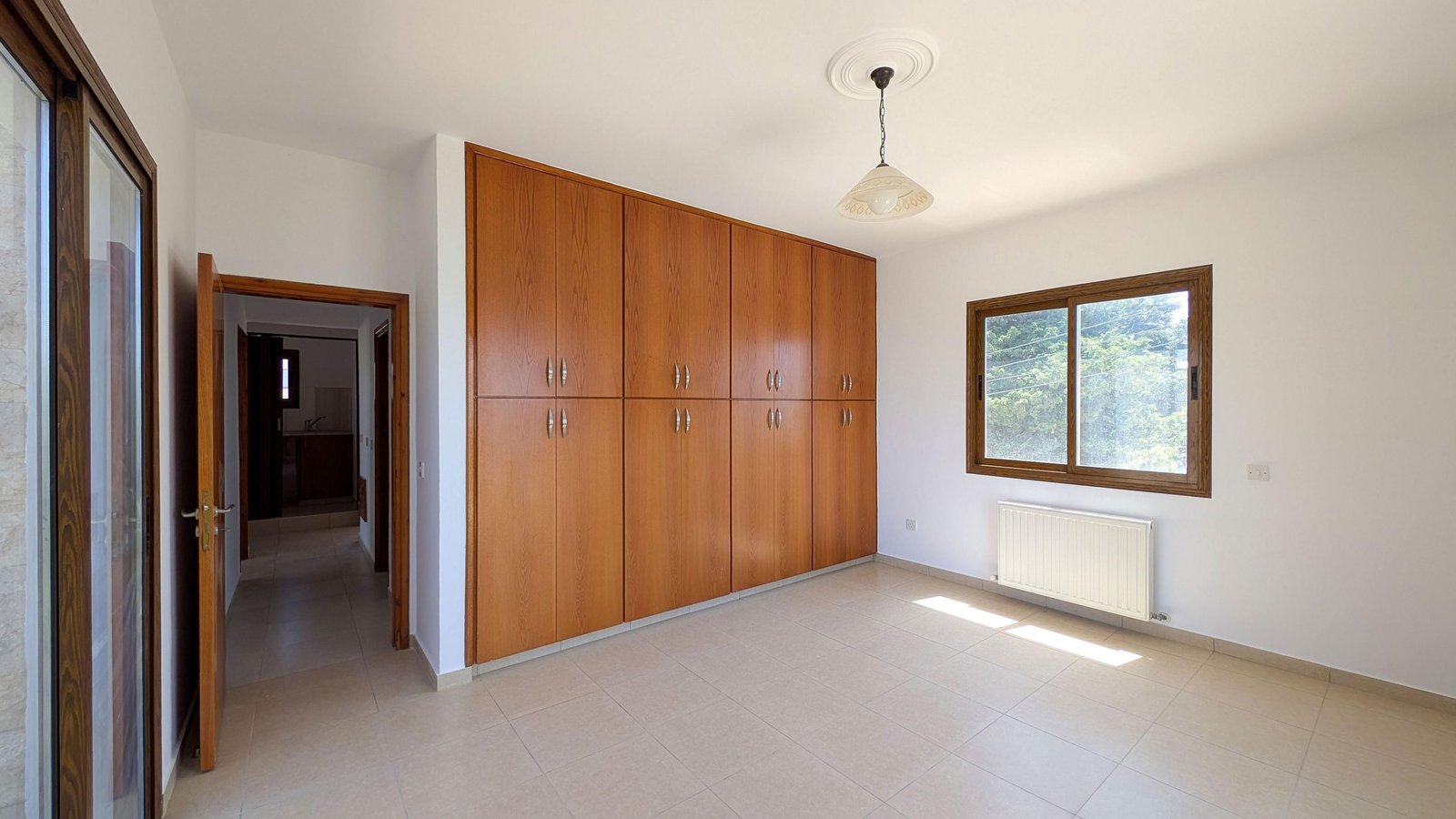Four‑Bedroom Detached Villa for Sale in Ineia