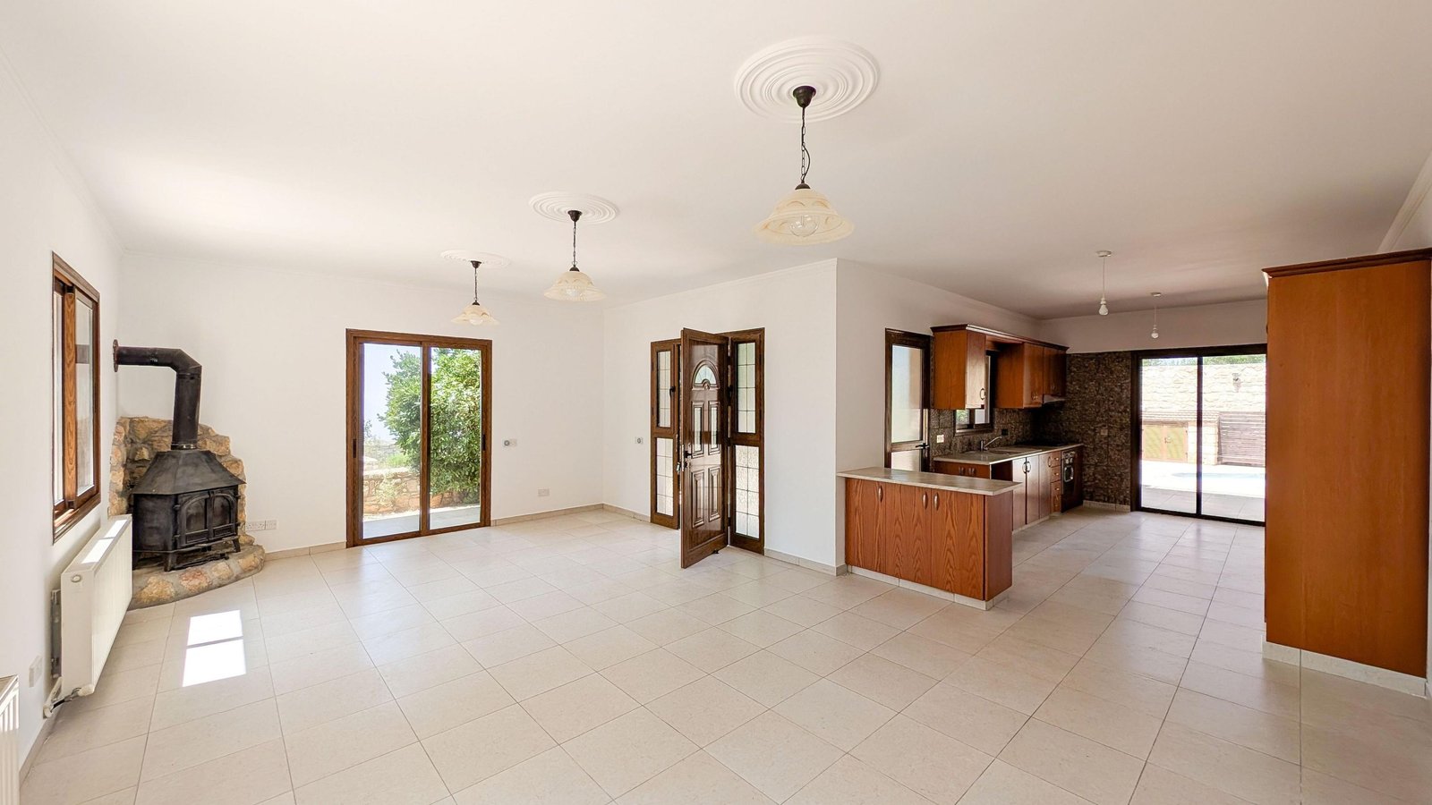 Four‑Bedroom Detached Villa for Sale in Ineia