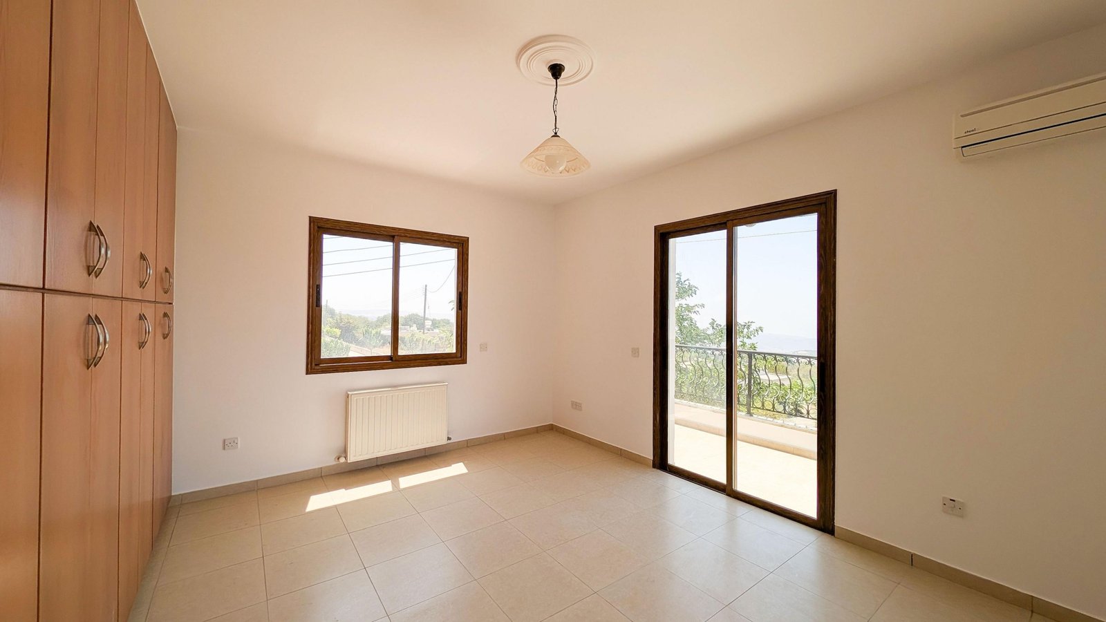Four‑Bedroom Detached Villa for Sale in Ineia