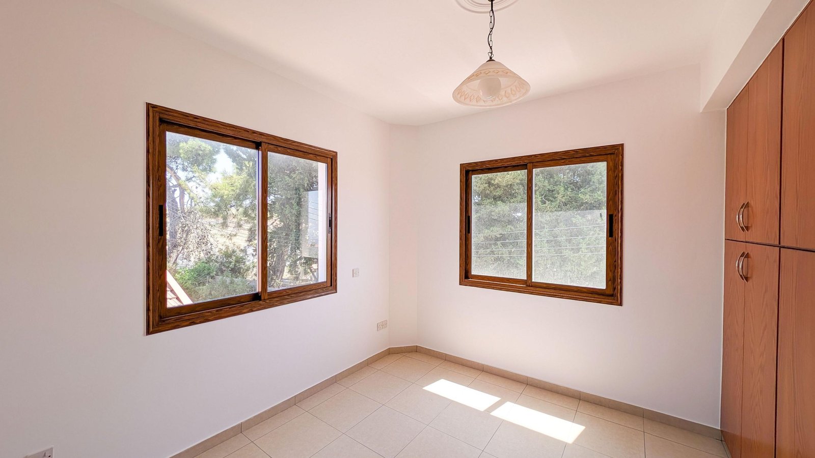 Four‑Bedroom Detached Villa for Sale in Ineia