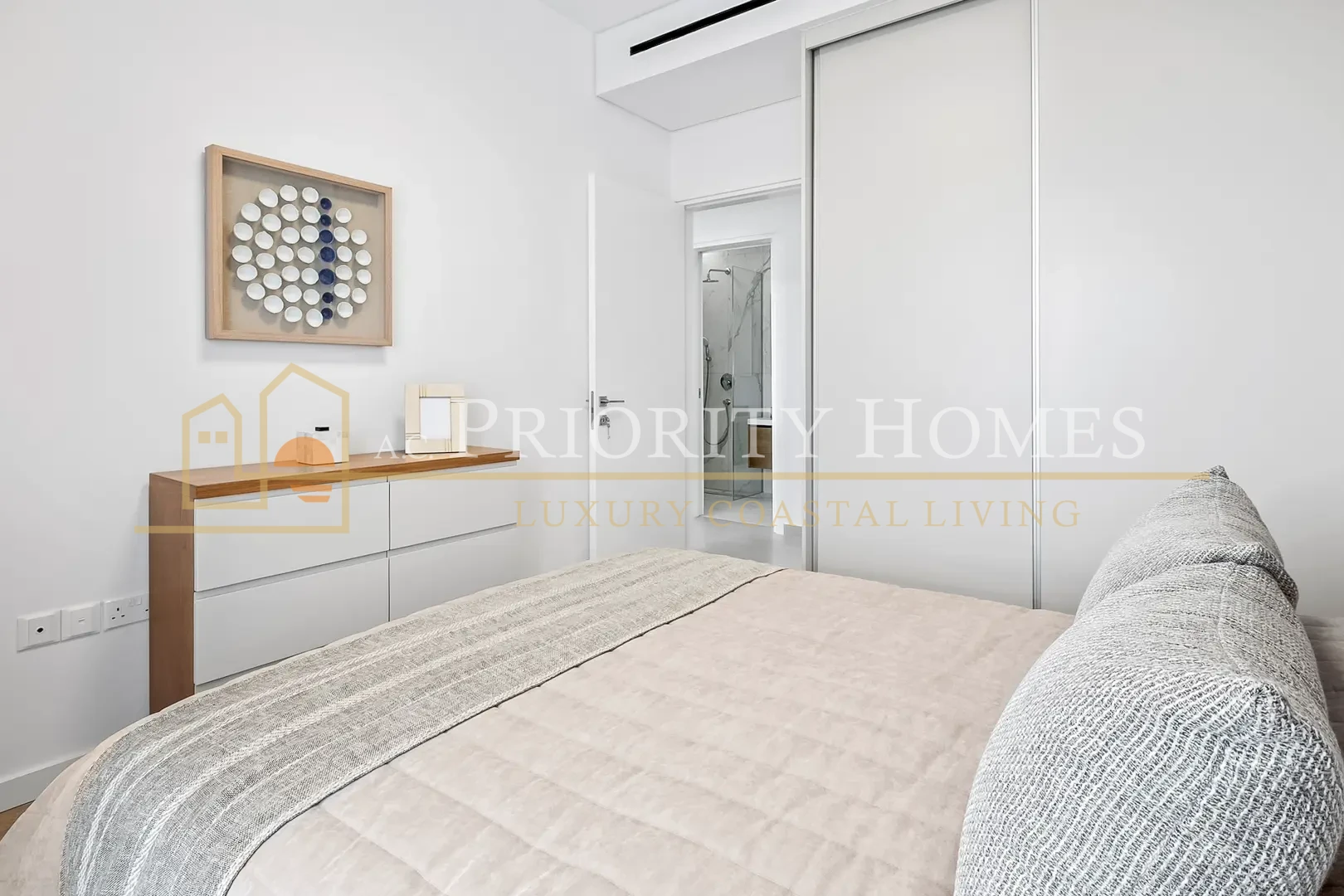 Three-Bedroom Modern Apartment in Kato Paphos