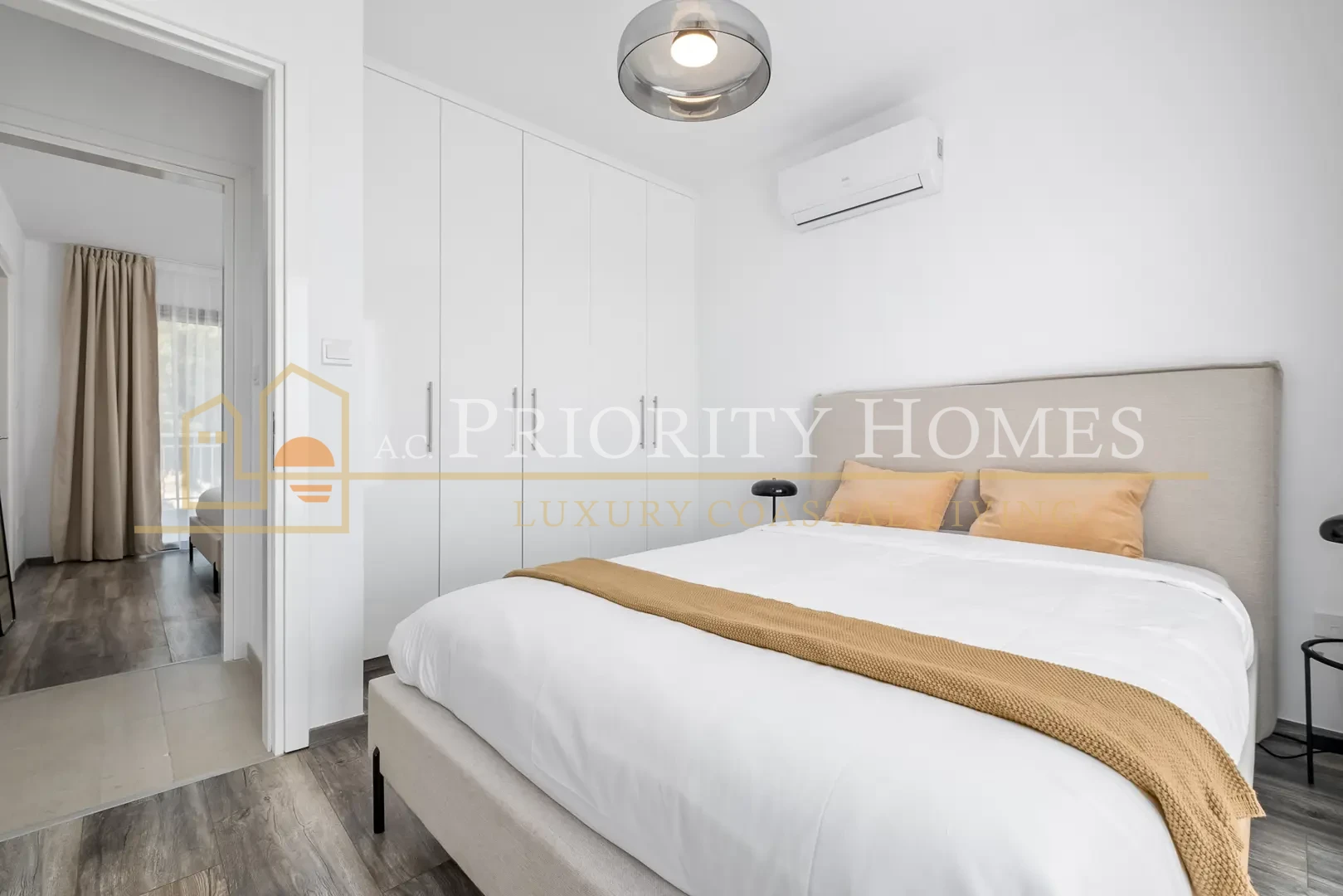 Fully Furnished Three-Bedroom Apartment in Universal