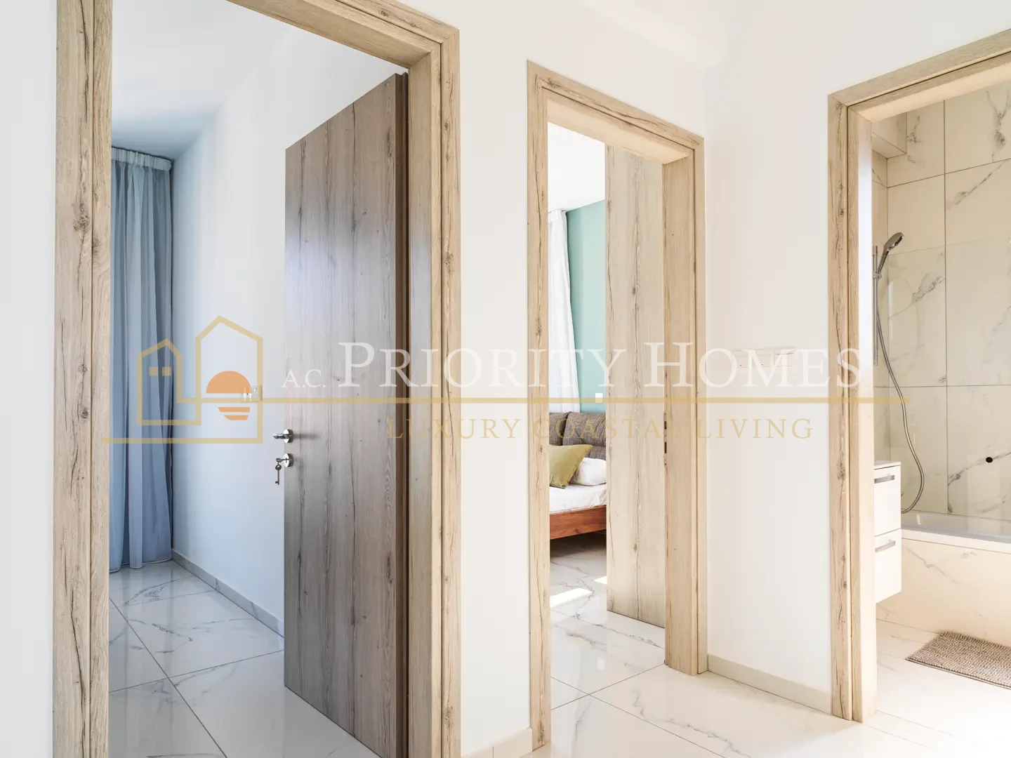 Modern Fully Furnished Two-Bedroom Apartment in Universal