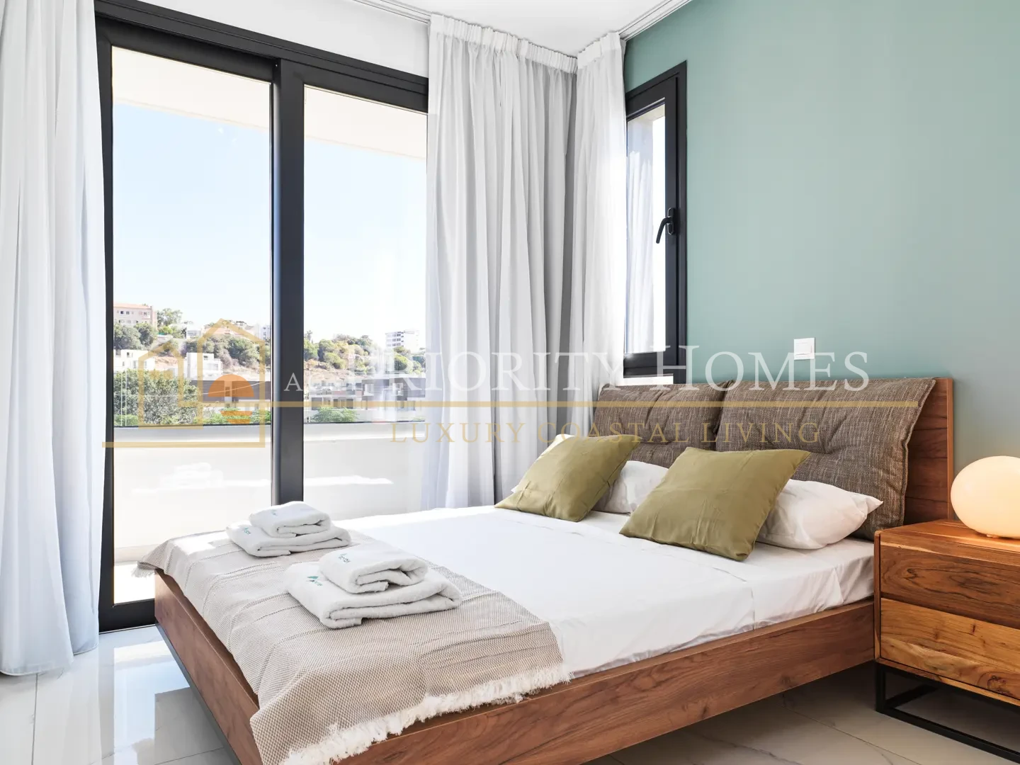 Modern Fully Furnished Two-Bedroom Apartment in Universal