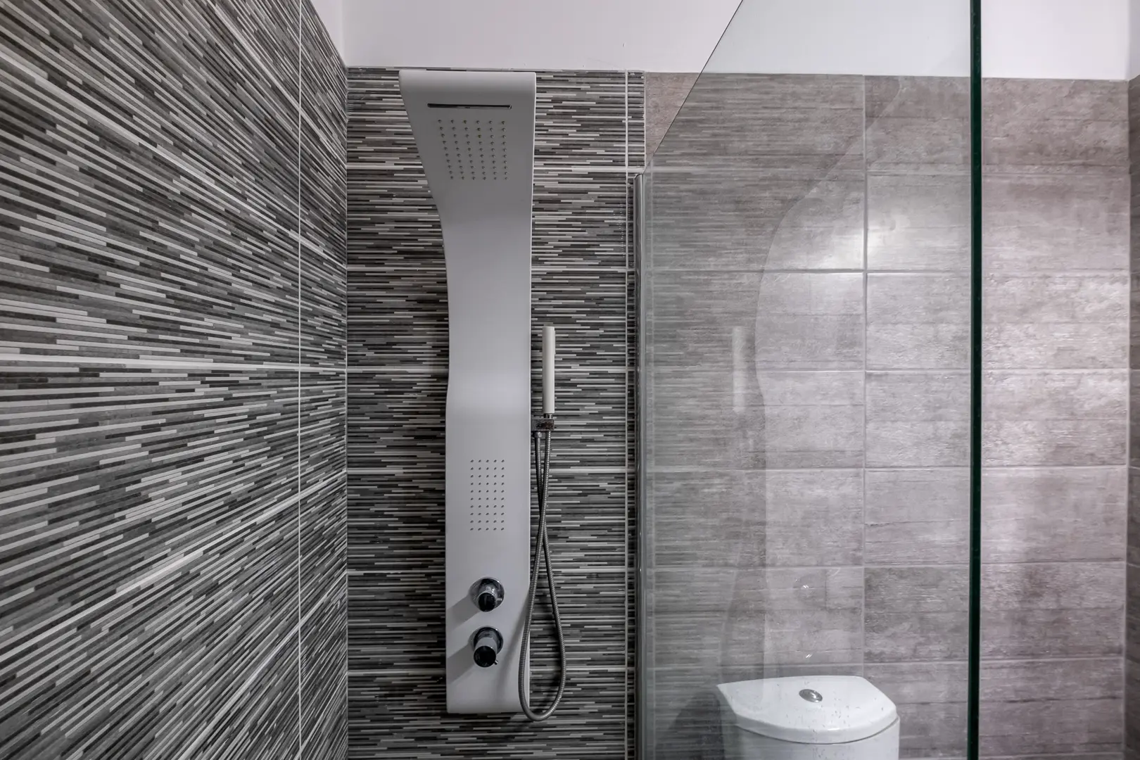 Fully Furnished Two-Bedroom Garden Apartment in Chloraka