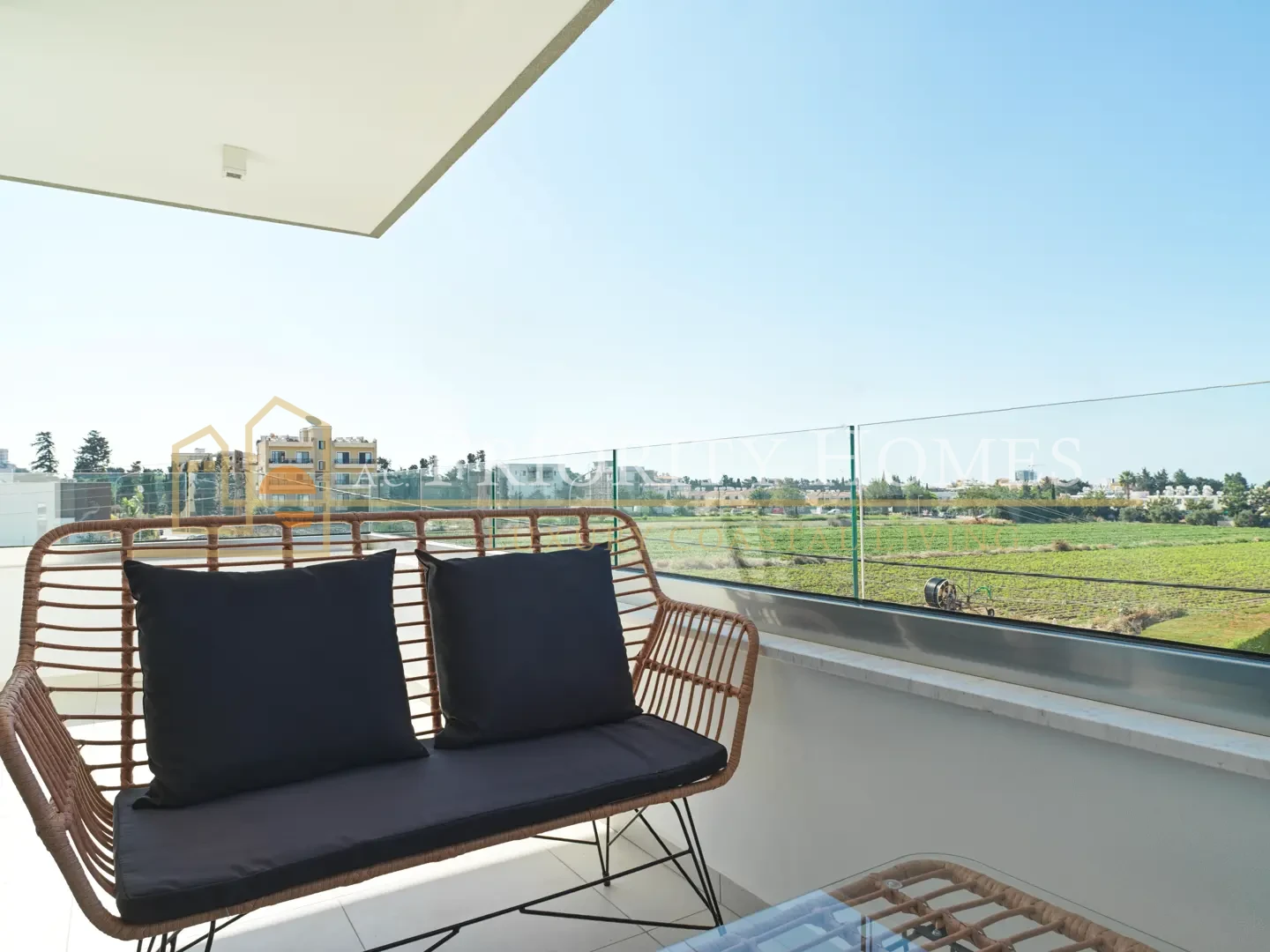 Modern Fully Furnished Two-Bedroom Apartment in Universal