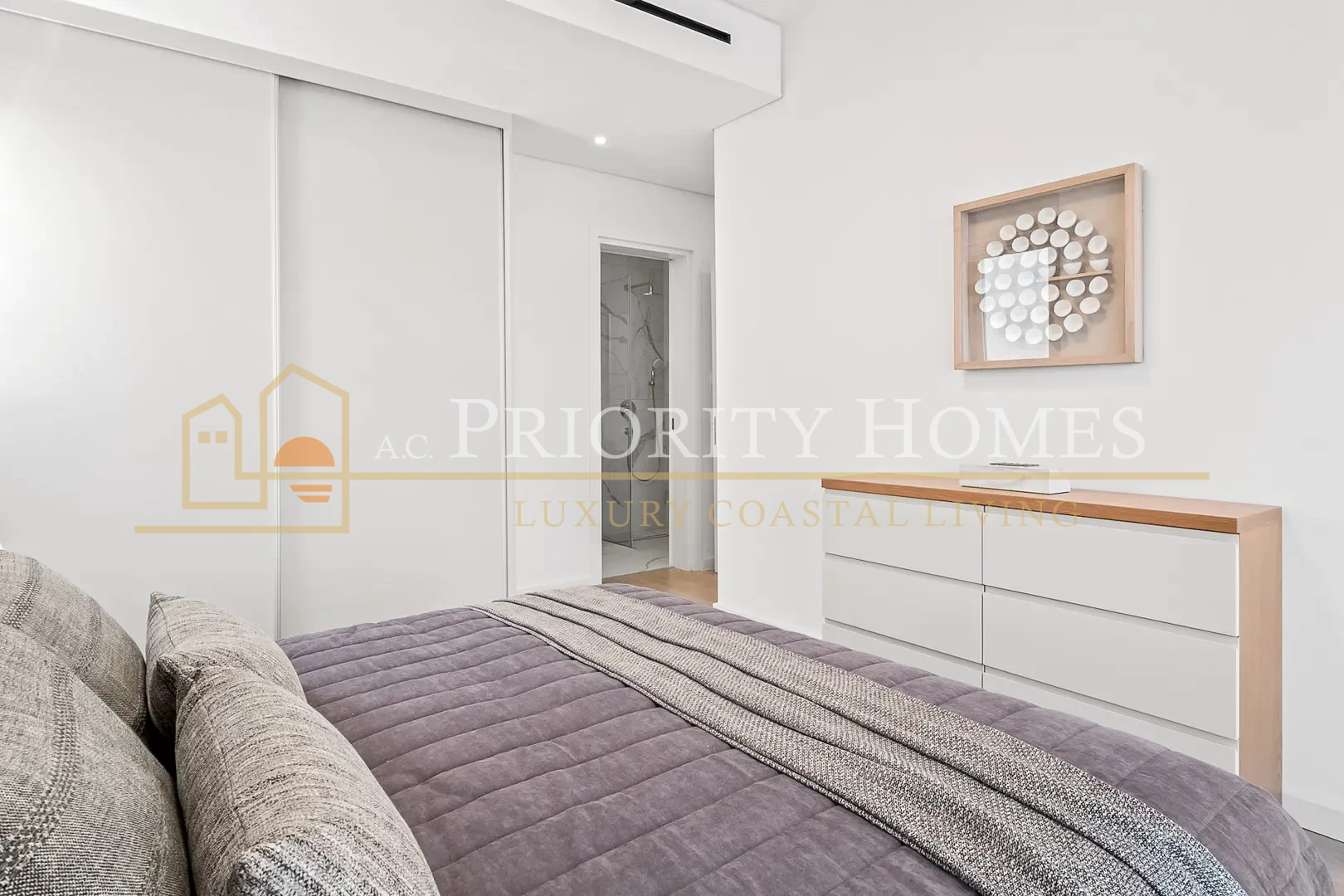 Three-Bedroom Modern Apartment in Kato Paphos