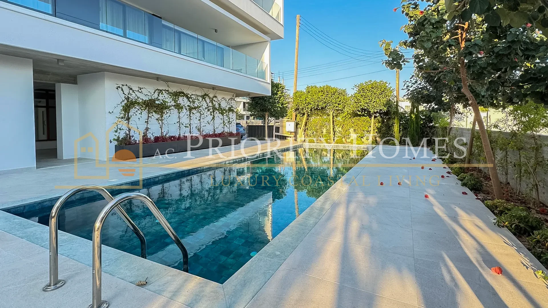 Three-Bedroom Modern Apartment in Kato Paphos