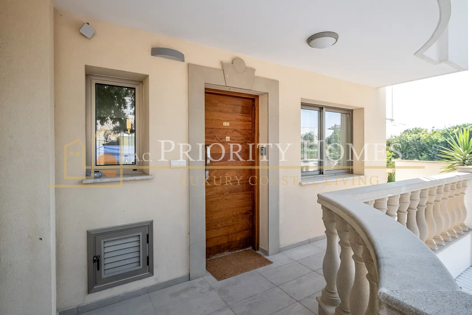 Fully Furnished Three-Bedroom Apartment in Universal