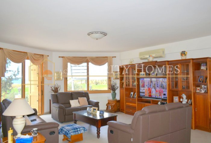 Three‑Bedroom Villa in Pegeia – Sea Caves