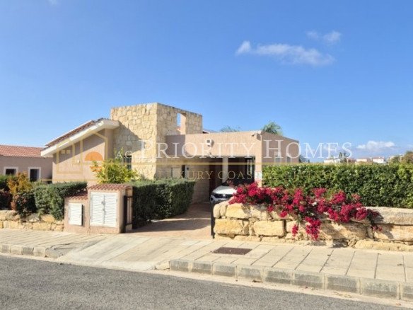 Three‑Bedroom Luxury Villa for Sale in Tala