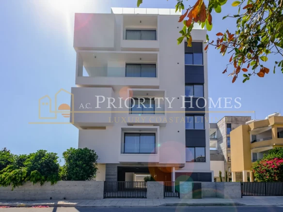 Three-Bedroom Modern Apartment in Kato Paphos