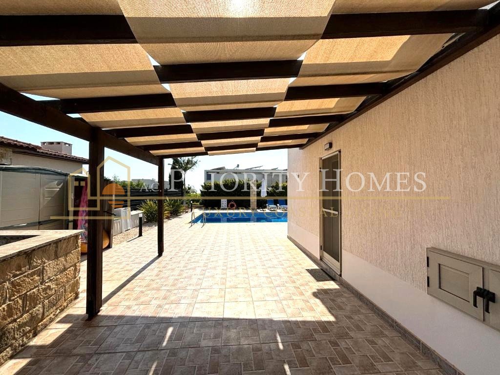 Three-Bedroom Bungalow for Rent in Sea Caves