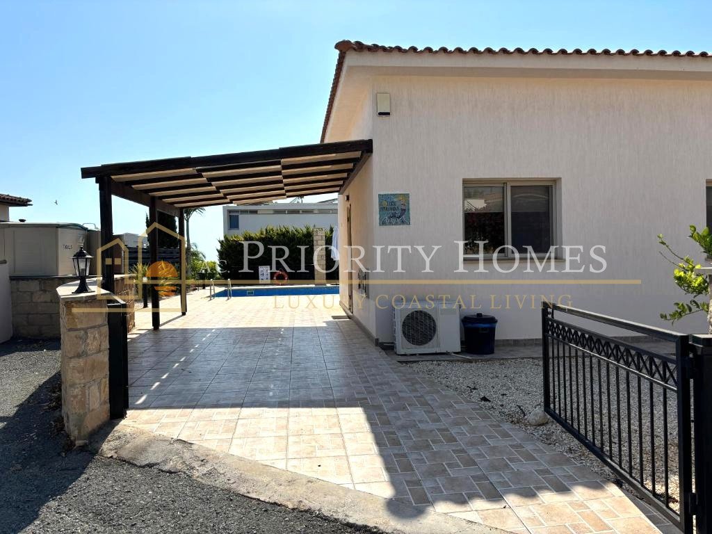  Three-Bedroom Bungalow for Rent in Sea Caves