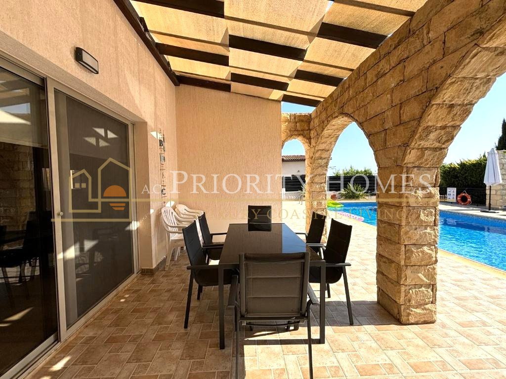  Three-Bedroom Bungalow for Rent in Sea Caves