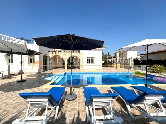  Three-Bedroom Bungalow for Rent in Sea Caves