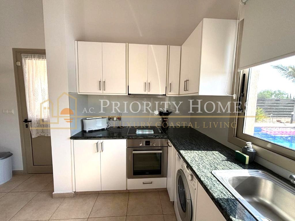  Three-Bedroom Bungalow for Rent in Sea Caves