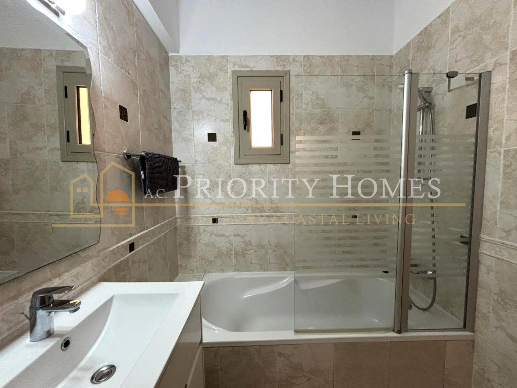  Three-Bedroom Bungalow for Rent in Sea Caves