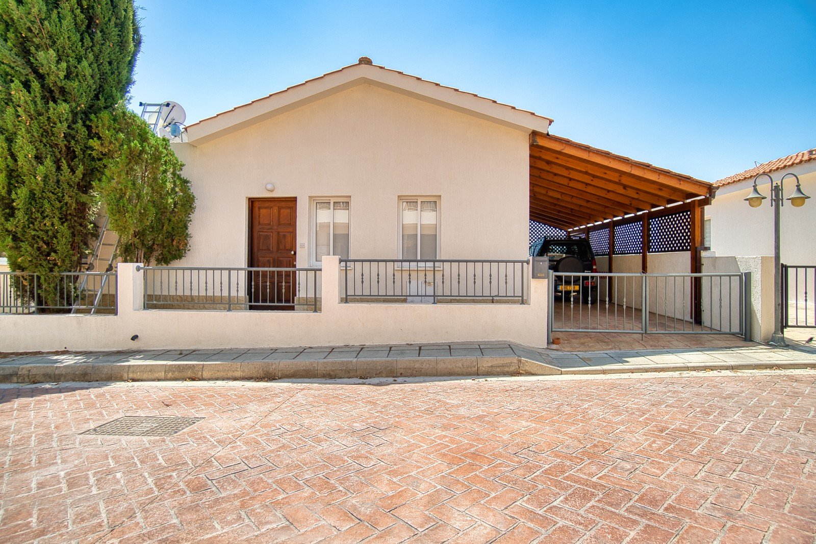 Three-Bedroom Semi‑Detached Villa in Pegeia