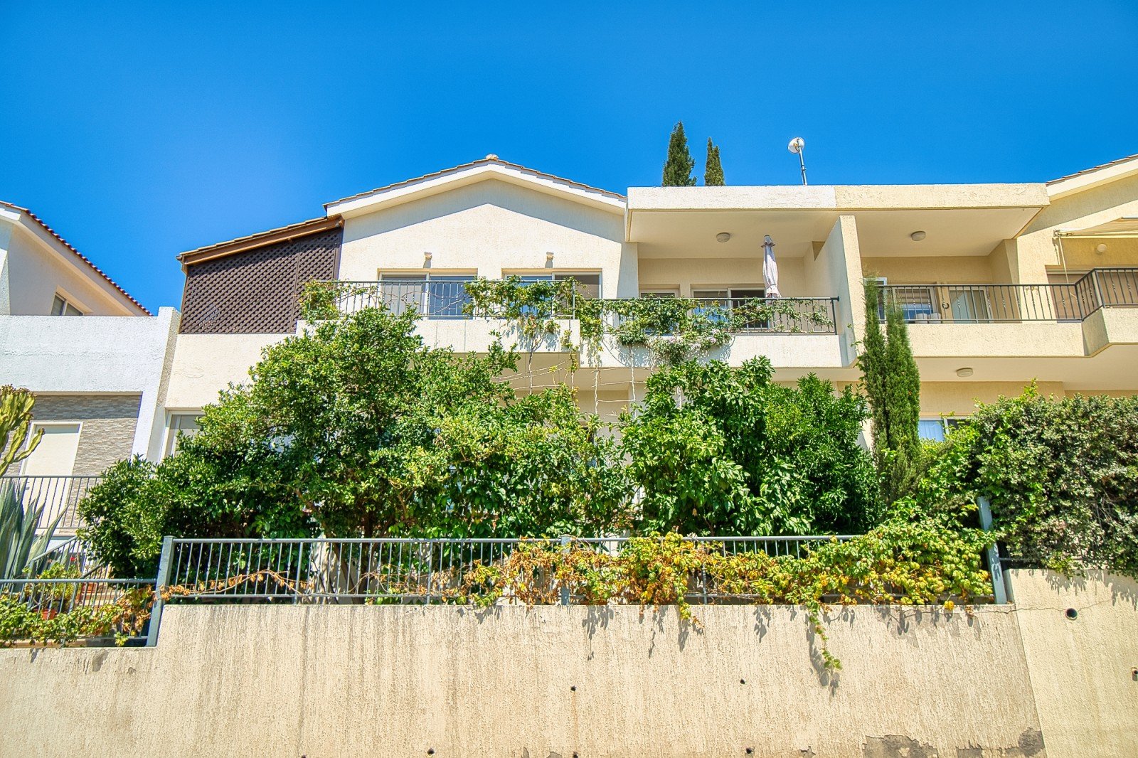 Three-Bedroom Semi‑Detached Villa in Pegeia