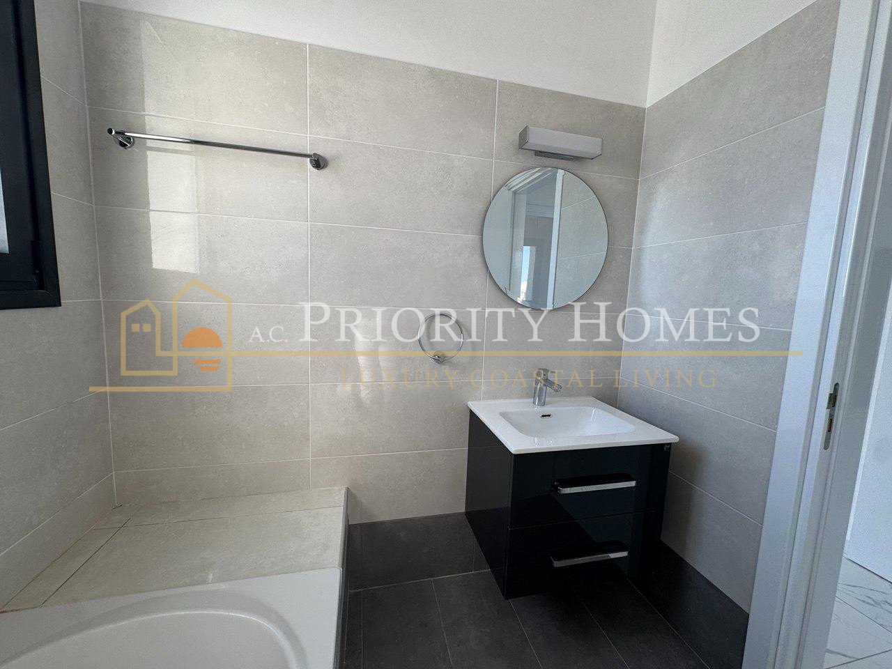 Two-Bedroom Apartment in Paphos – Universal