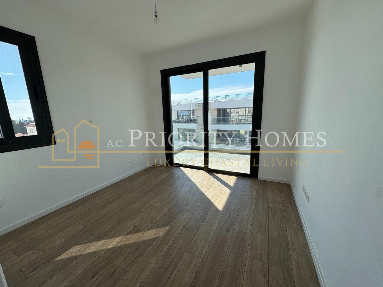 Two-Bedroom Apartment in Paphos – Universal