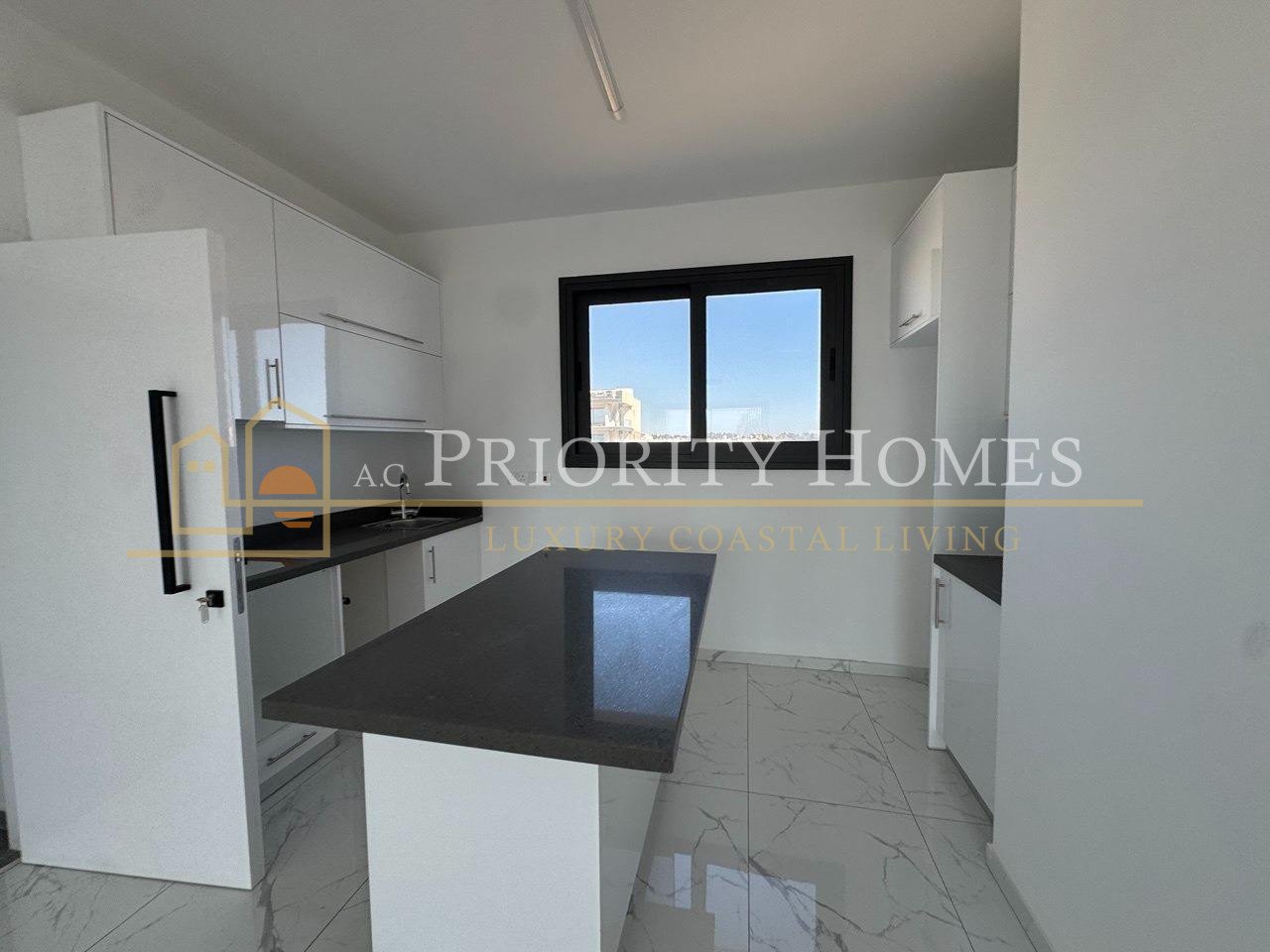 Two-Bedroom Apartment in Paphos – Universal