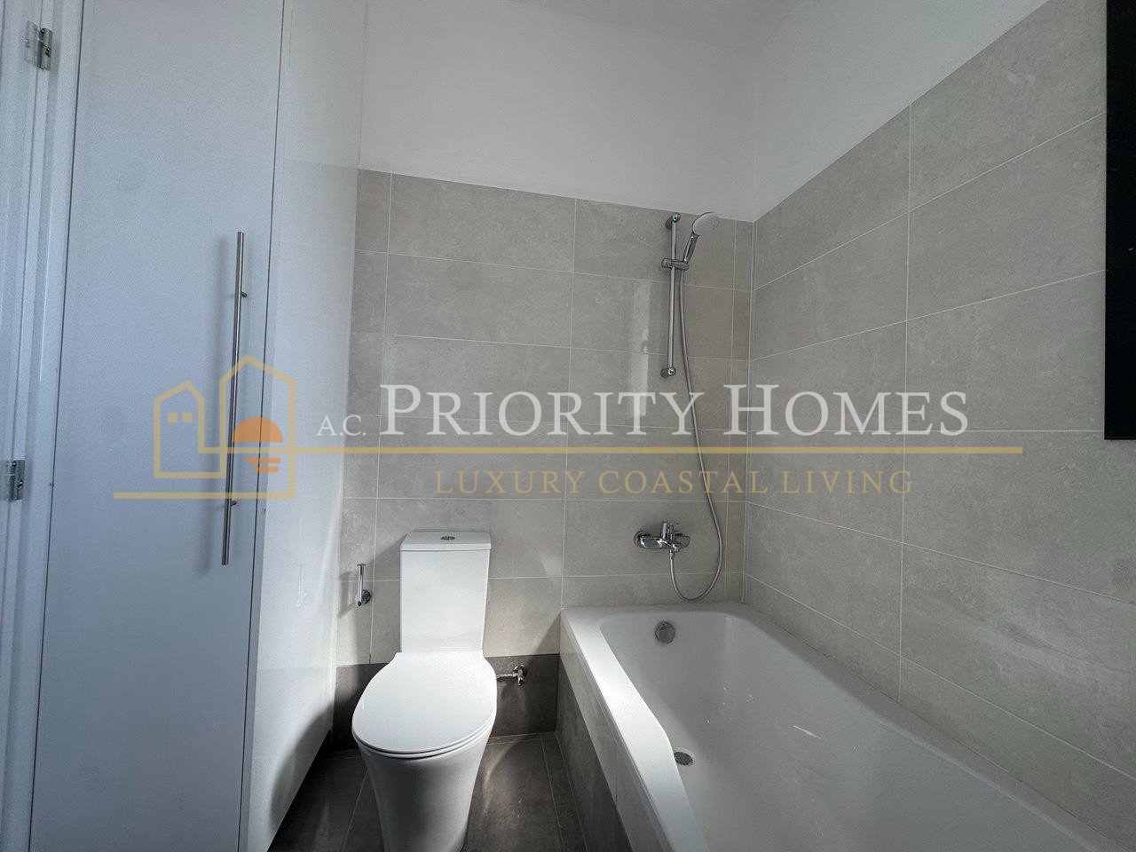 Two-Bedroom Apartment in Paphos – Universal