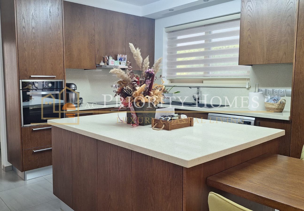 Spacious Six-Bedroom Furnished Villa for Rent in Emba