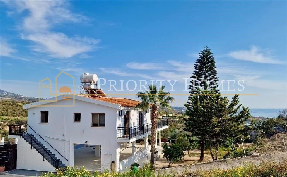 Three-Bedroom House for Long-Term Rent in Pegeia
