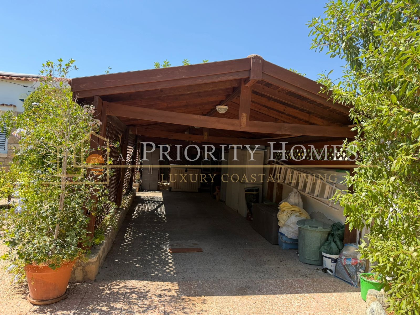Three-Bedroom Bungalow with Extra Room in Tremithousa