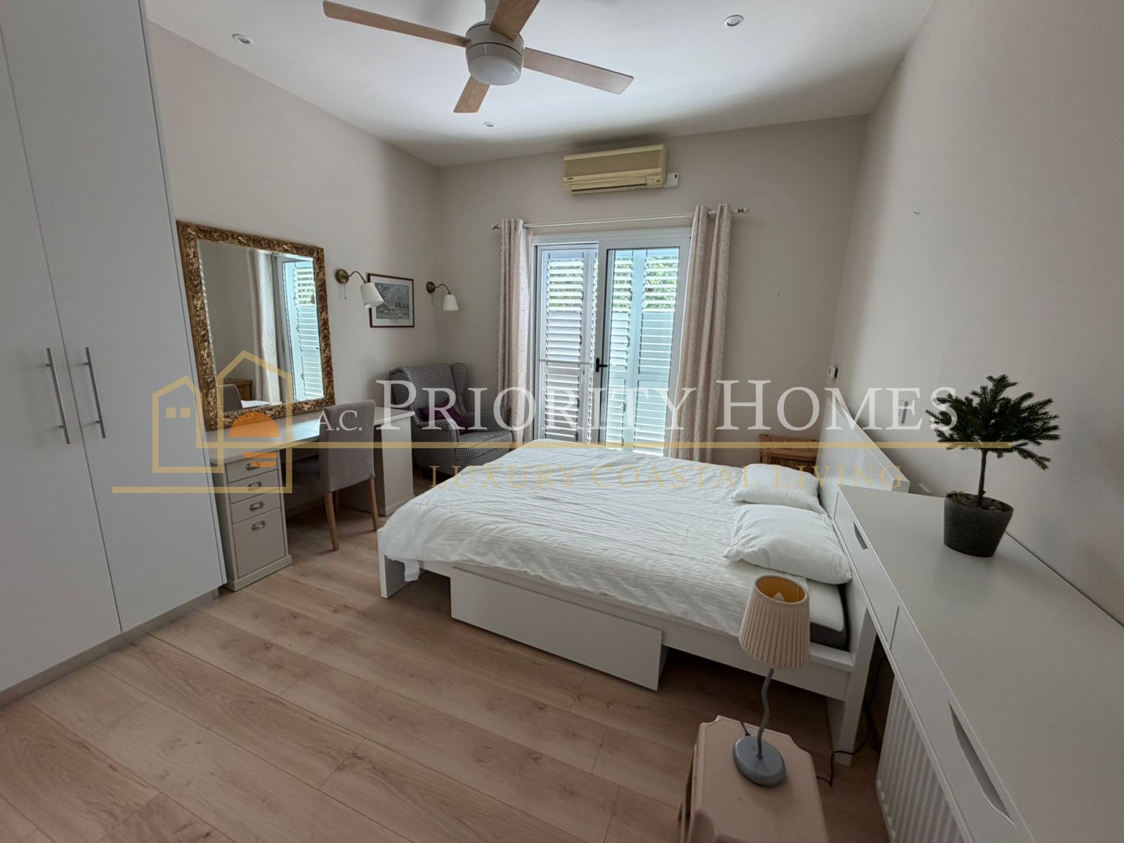 Three-Bedroom Bungalow with Extra Room in Tremithousa
