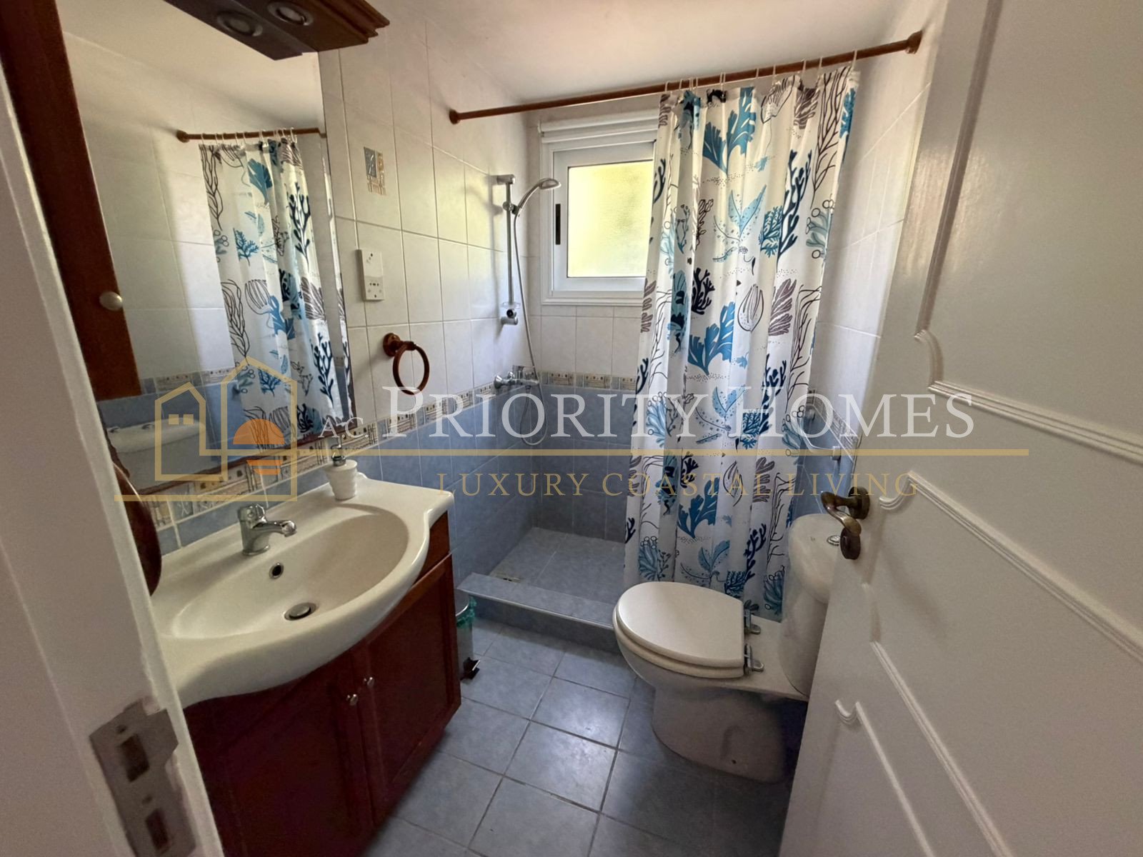 Three-Bedroom Bungalow with Extra Room in Tremithousa