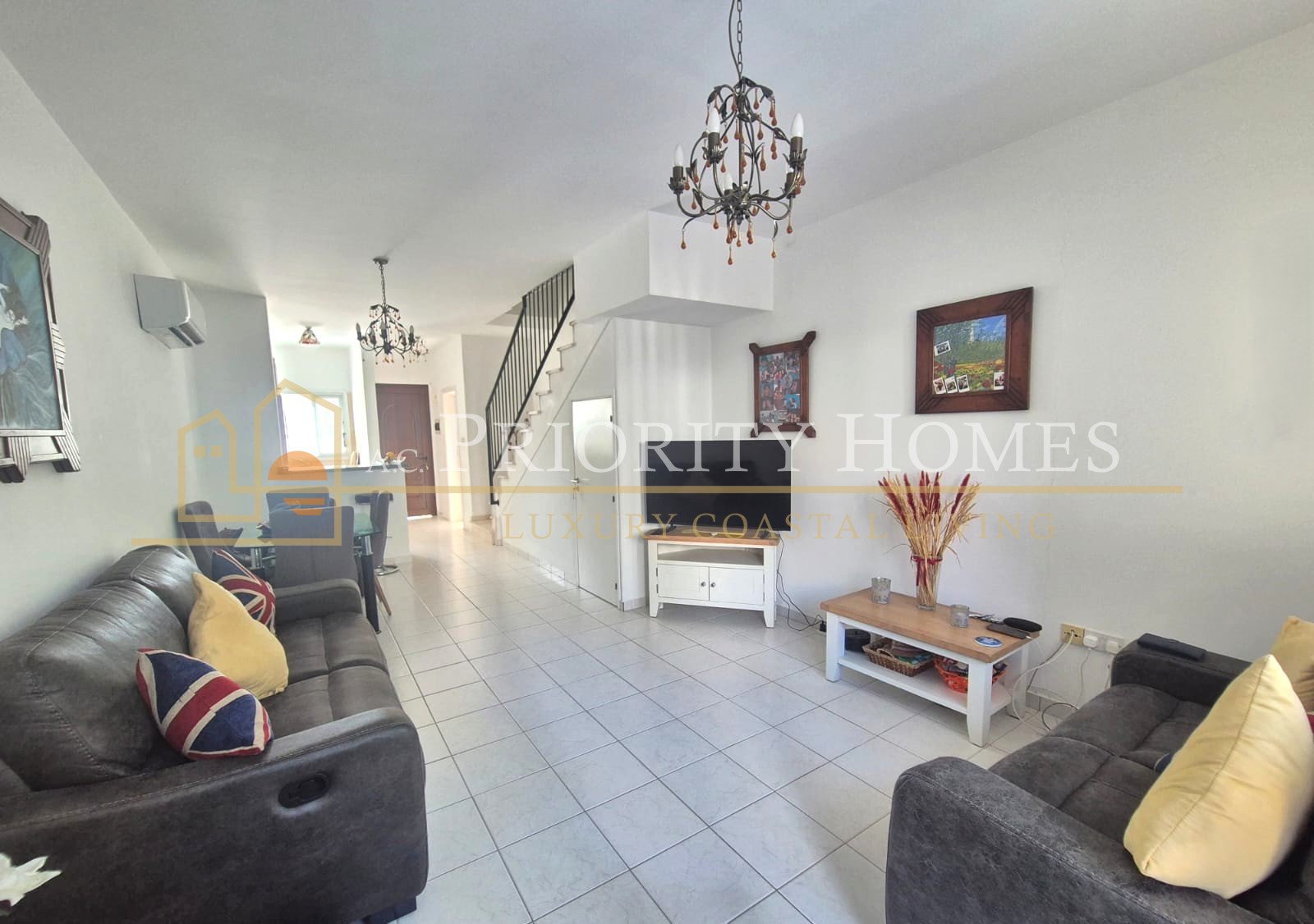 Two-Bedroom Two-Bathroom Townhouse in Pegeia