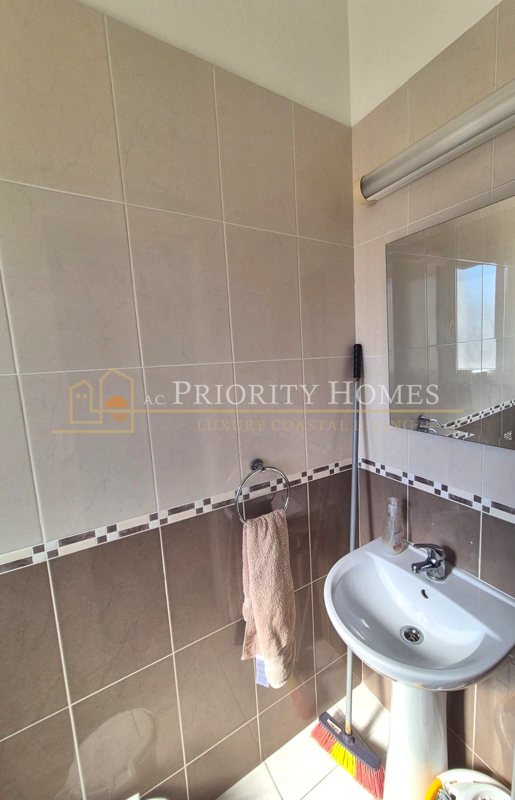 Two-Bedroom Two-Bathroom Townhouse in Pegeia